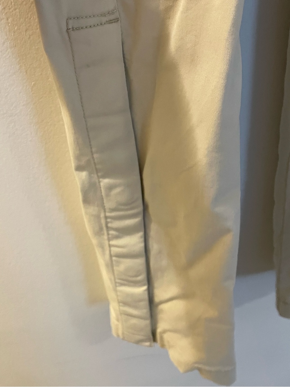 Tommy Hilfiger Adaptive Velcro Magnetic Fly and Leg Closures Tan 34x32 - Picture 7 of 8